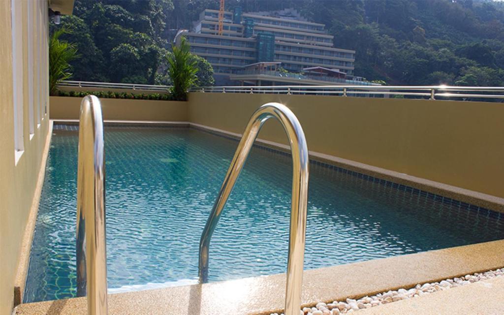88酒店 Patong 外观 照片